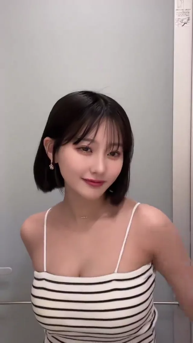 @mikurindog パイパン 騎乗位 完全素人 投稿エロ動画 はーい、大好き? #田中美久 #みくりん シーン6