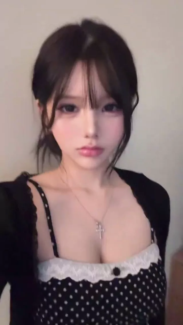 @zddshuu ギャル コスプレ 話題 Twitterエロ動画 @zddshuu の投稿動画 シーン1