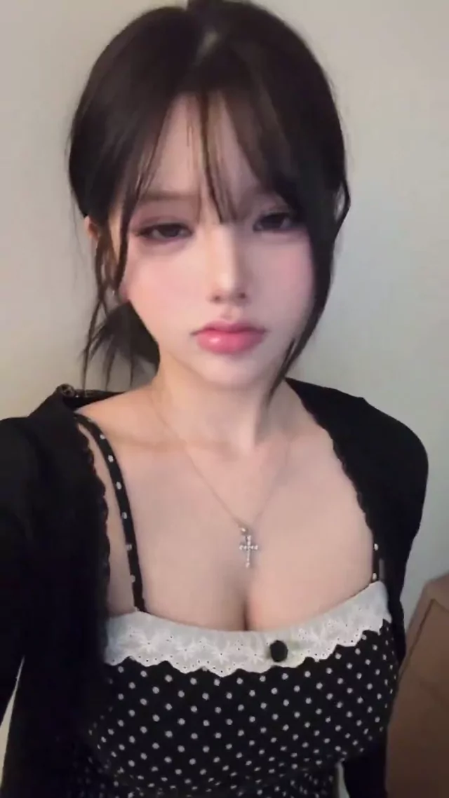@zddshuu ギャル コスプレ 話題 Twitterエロ動画 @zddshuu の投稿動画 シーン7