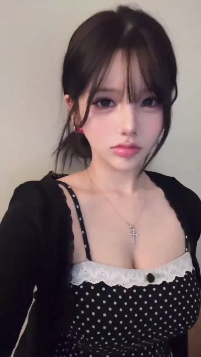 @zddshuu ギャル コスプレ 話題 Twitterエロ動画 @zddshuu の投稿動画 シーン9