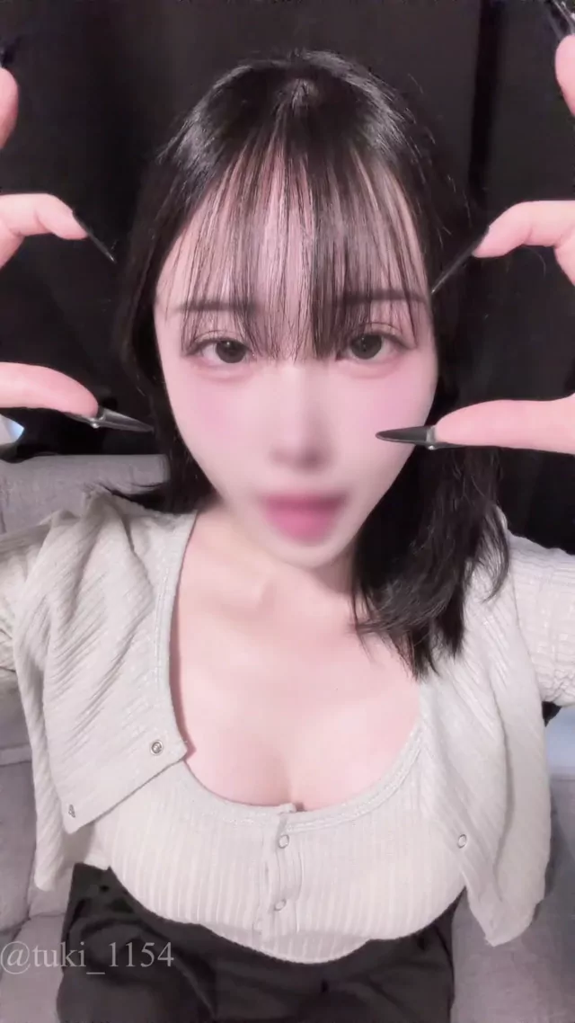 @tuki_1154 美人OL 露出 過激 投稿エロ動画 @tuki_1154 の投稿動画 シーン1
