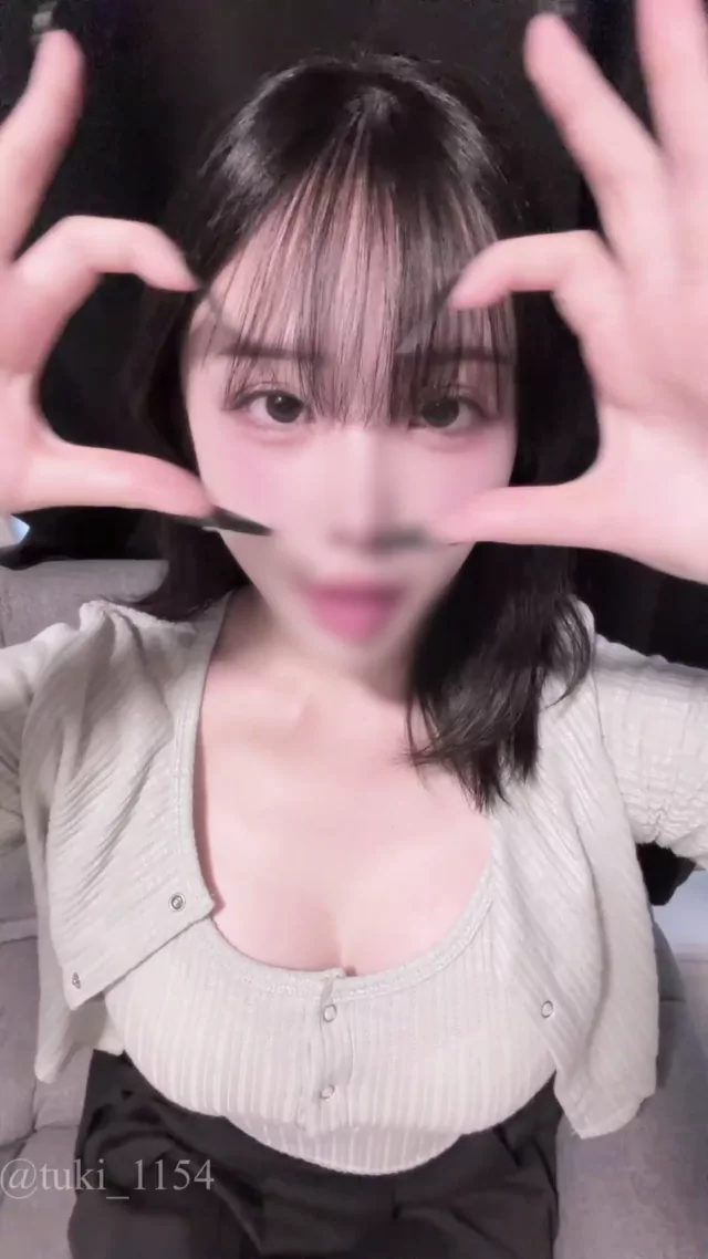 @tuki_1154 美人OL 露出 過激 投稿エロ動画 @tuki_1154 の投稿動画 シーン3