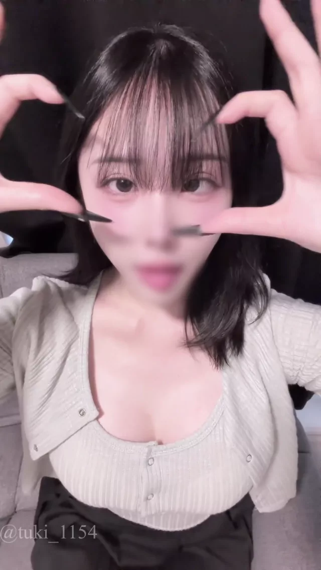 @tuki_1154 美人OL 露出 過激 投稿エロ動画 @tuki_1154 の投稿動画 シーン6