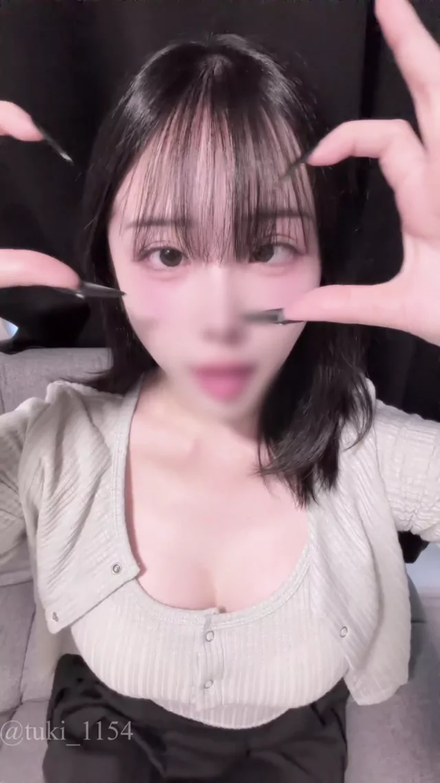 @tuki_1154 美人OL 露出 過激 投稿エロ動画 @tuki_1154 の投稿動画 シーン8