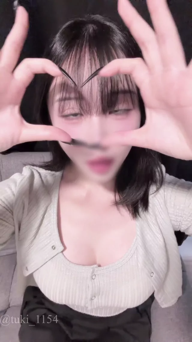 @tuki_1154 美人OL 露出 過激 投稿エロ動画 @tuki_1154 の投稿動画 シーン9