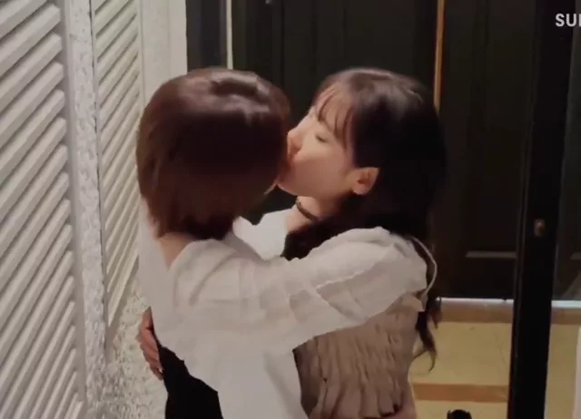 @arnettedeiippr パイパン コスプレ 話題 X動画 @arnettedeiippr の投稿動画 シーン4