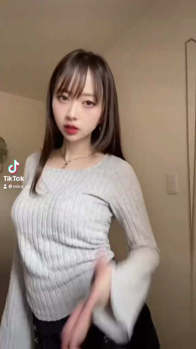 @miira_gg 美人OL 露出 厳選 X動画 @miira_gg の投稿動画 シーン1