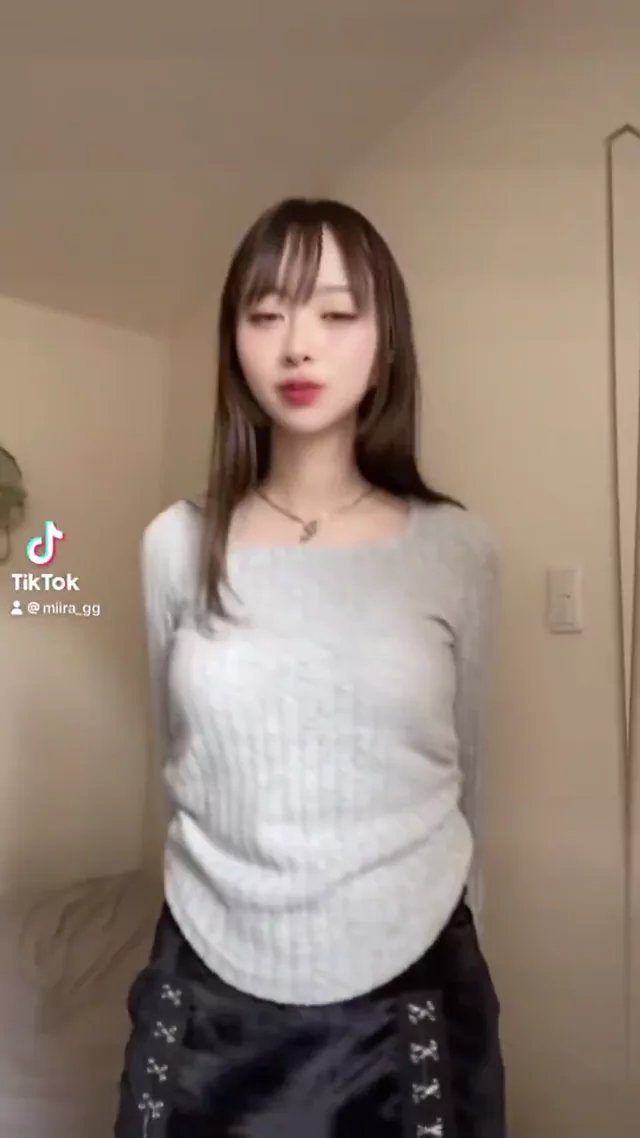 @miira_gg 美人OL 露出 厳選 X動画 @miira_gg の投稿動画 シーン8