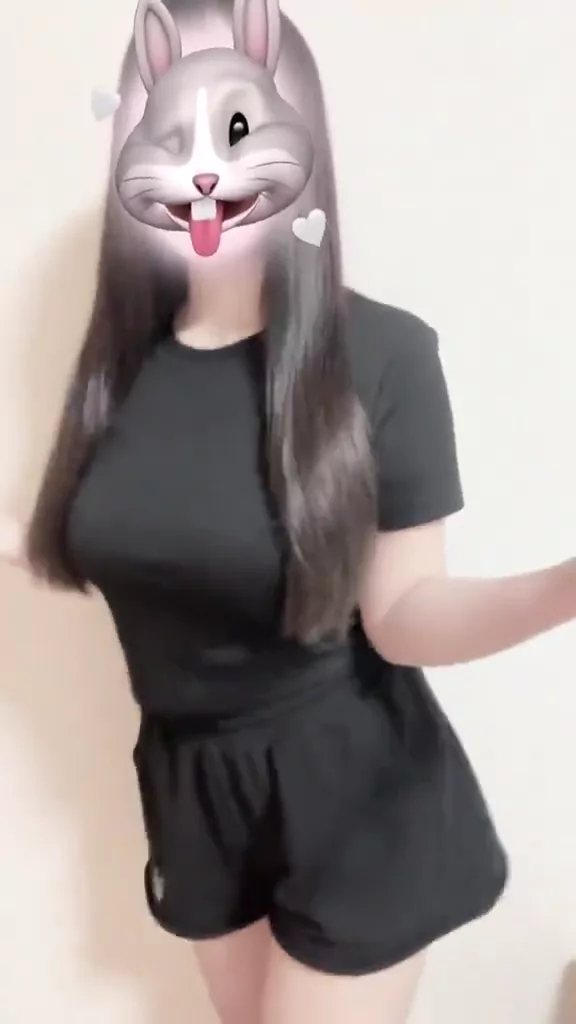 @yua10151130 人妻 個人撮影 完全素人 SNS流出動画 @yua10151130 の投稿動画 シーン5