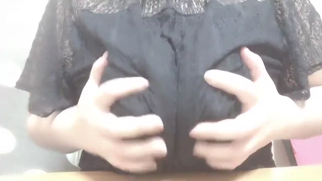 @Kiri_K1117 巨乳 流出 リアル 裏アカ動画 水っぽいでしょ？ シーン2