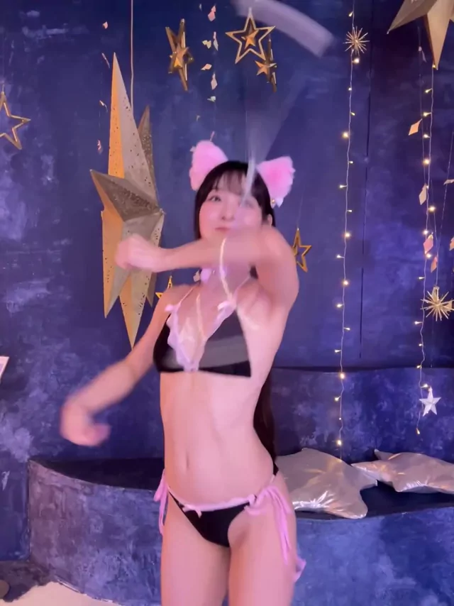 @mahironakamura 美少女 中出し 完全素人 投稿エロ動画 おにゃすみ #グラドル特技部 #くるくる動画 #仲 シーン6