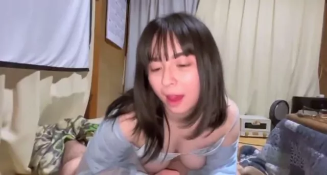 @shuchan_milk 人妻 騎乗位 過激 投稿エロ動画 新作公開しました 今回はタイトルなしw セレとのエロ シーン1