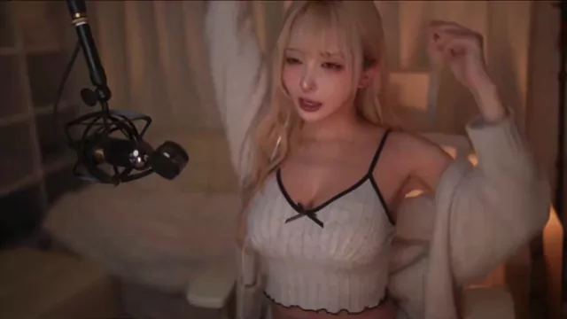 @mizumon_1210 清楚系 個人撮影 激シコ SNS流出動画 @mizumon_1210 の投稿動画 シーン1