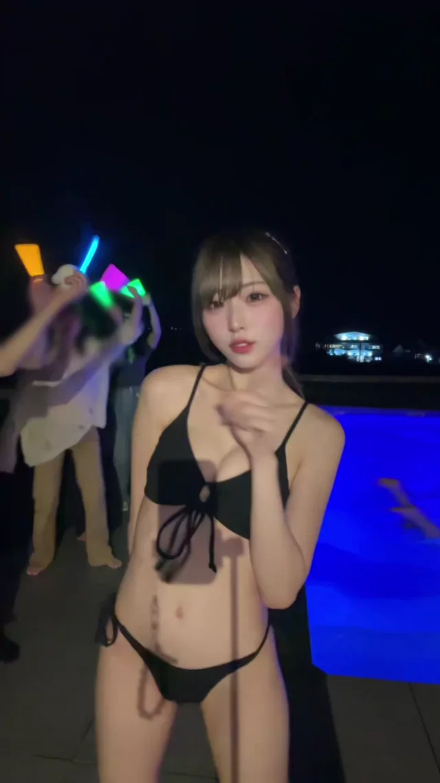 @106_46_7_ 美少女 露出 厳選 SNS流出動画 @106_46_7_ の投稿動画 シーン2