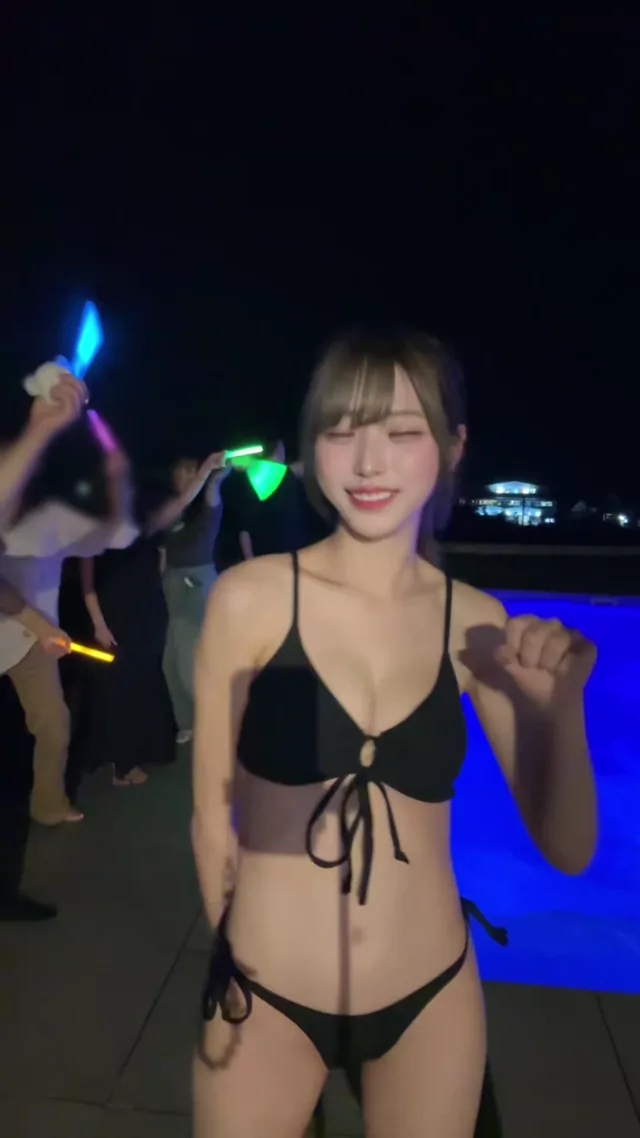 @106_46_7_ 美少女 露出 厳選 SNS流出動画 @106_46_7_ の投稿動画 シーン3