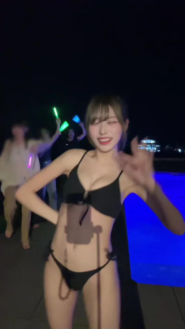 @106_46_7_ 美少女 露出 厳選 SNS流出動画 @106_46_7_ の投稿動画 シーン7
