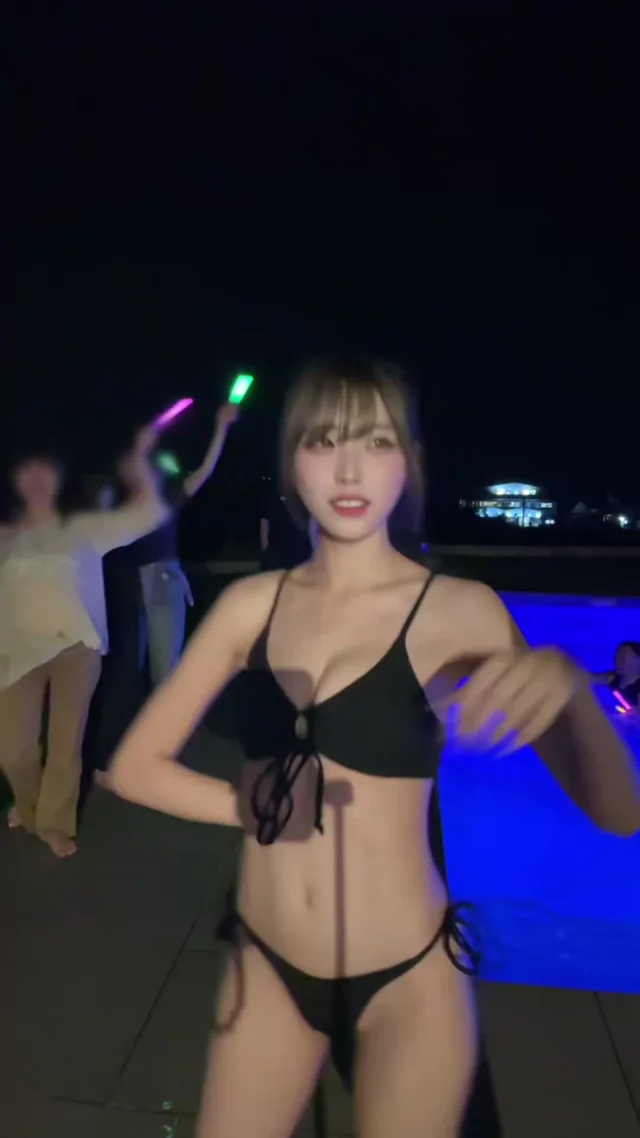 @106_46_7_ 美少女 露出 厳選 SNS流出動画 @106_46_7_ の投稿動画 シーン8