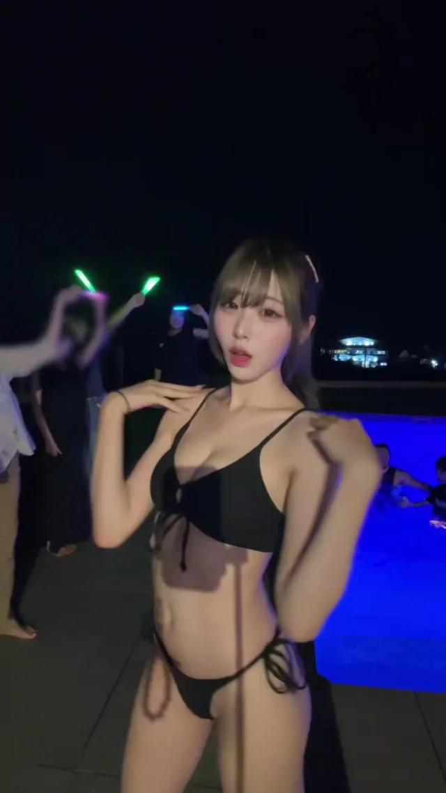 @106_46_7_ 美少女 露出 厳選 SNS流出動画 @106_46_7_ の投稿動画 シーン9