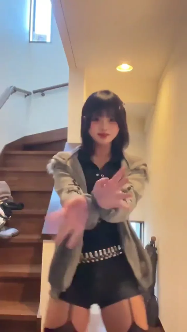 @pz4bxx 清楚系 フェラ 完全素人 裏アカ動画 @pz4bxx の投稿動画 シーン2