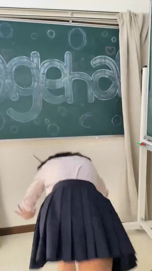 @yumekawa8_ 素人 中出し 完全素人 裏アカ動画 ドラマや映画よりもこれが一番のおすすめ！ #TikTok シーン1