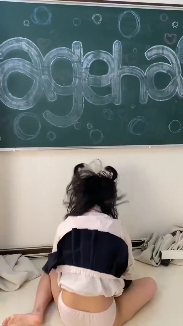 @yumekawa8_ 素人 中出し 完全素人 裏アカ動画 ドラマや映画よりもこれが一番のおすすめ！ #TikTok シーン9