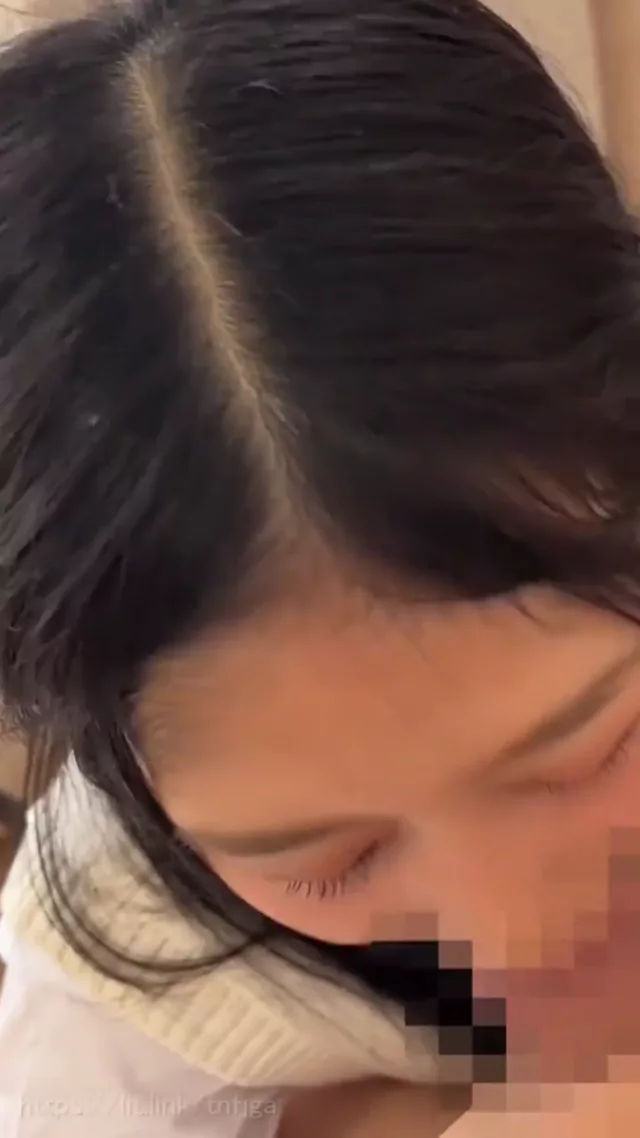 @cnyrsiu657ft 巨乳 フェラ 話題 SNS流出動画 @cnyrsiu657ft の投稿動画 シーン10