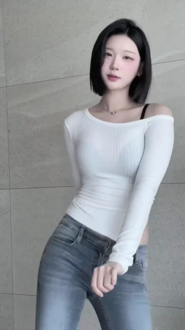 @golaniyule_wskh 美人OL フェラ 高画質 SNS流出動画 @golaniyule_wskh の投稿動画 シーン5