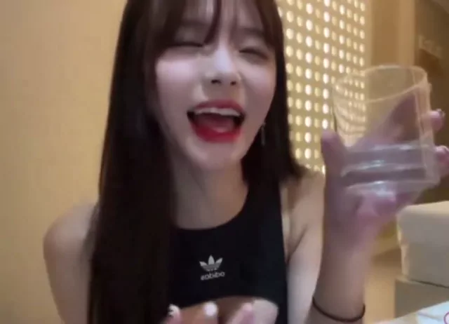 @nesuto_burp 素人 ハメ撮り 話題 SNS流出動画 巨乳美女のゲップ音が下品でエ口い… シーン6