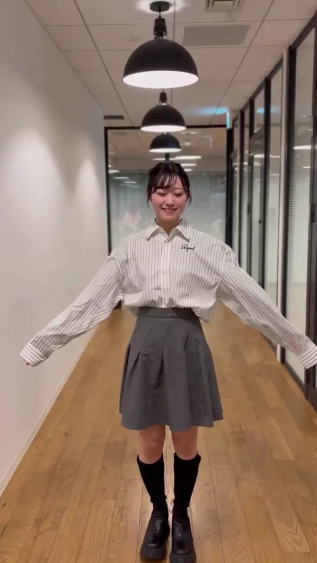 @1tsuki_yurik0 女子大生 フェラ 高画質 SNS流出動画 ReZARDを158cmが着てみた！ シャツイン シャツア シーン1
