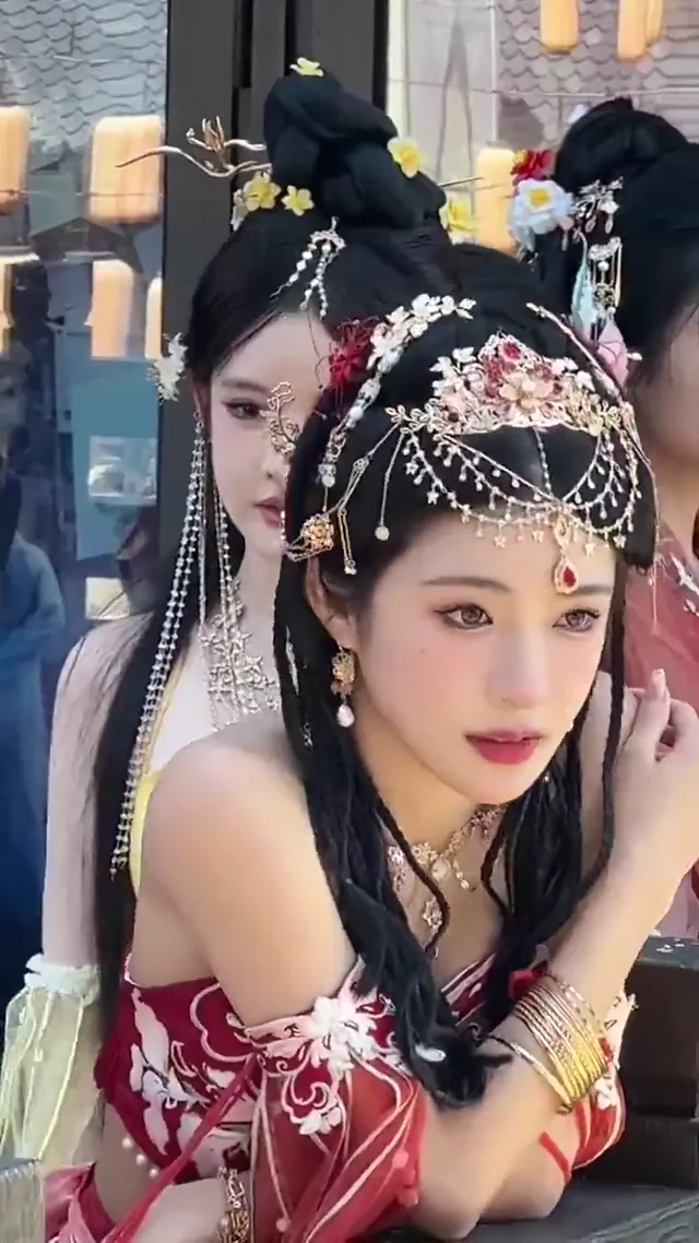 @qsfkbwihuwlhnji パイパン コスプレ 完全素人 X動画 中国のハニトラ要員かな？ シーン4