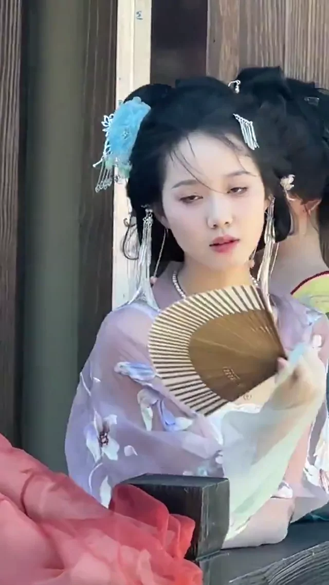 @qsfkbwihuwlhnji パイパン コスプレ 完全素人 X動画 中国のハニトラ要員かな？ シーン9