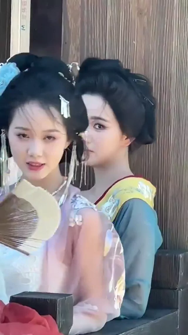 @qsfkbwihuwlhnji パイパン コスプレ 完全素人 X動画 中国のハニトラ要員かな？ シーン10