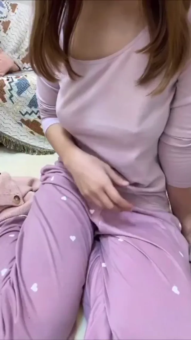 @maruipurin45 パイパン 個人撮影 神回 投稿エロ動画 お腹縦に割れる未来、 うちの家系には実装され シーン1