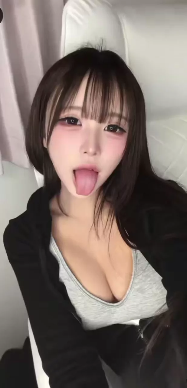 @wrrq6i 美少女 フェラ 高画質 投稿エロ動画 @wrrq6i の投稿動画 シーン1