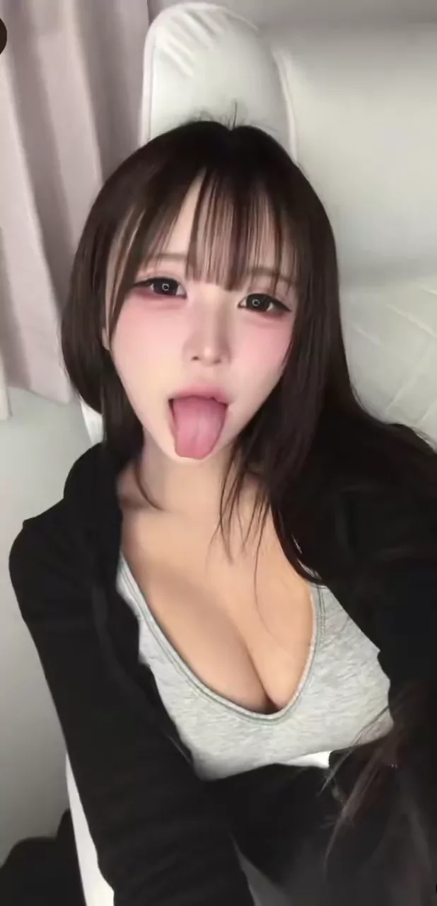@wrrq6i 美少女 フェラ 高画質 投稿エロ動画 @wrrq6i の投稿動画 シーン2