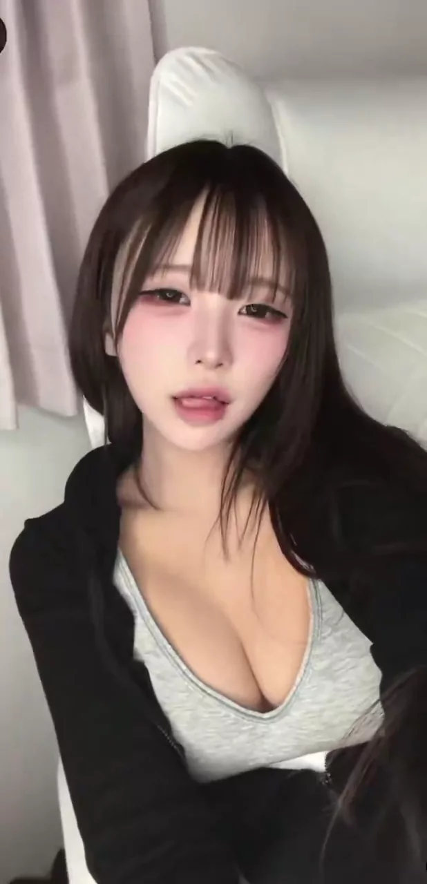 @wrrq6i 美少女 フェラ 高画質 投稿エロ動画 @wrrq6i の投稿動画 シーン5