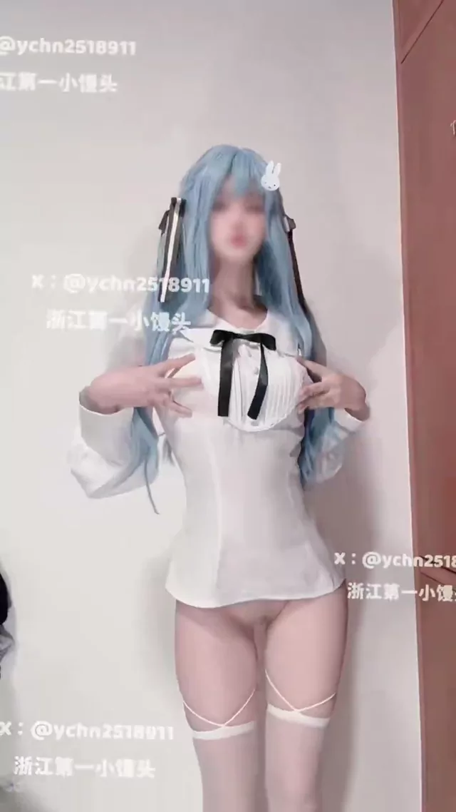 @ychn2518911 美人OL 露出 リアル X動画 @ychn2518911 の投稿動画 シーン1