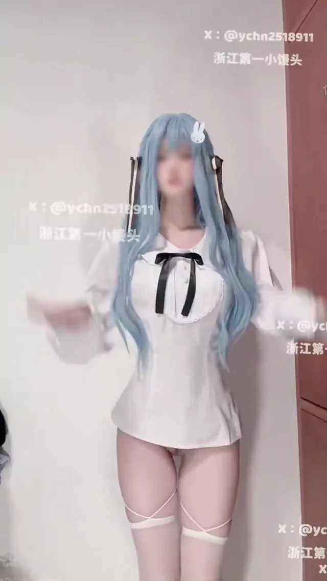 @ychn2518911 美人OL 露出 リアル X動画 @ychn2518911 の投稿動画 シーン4