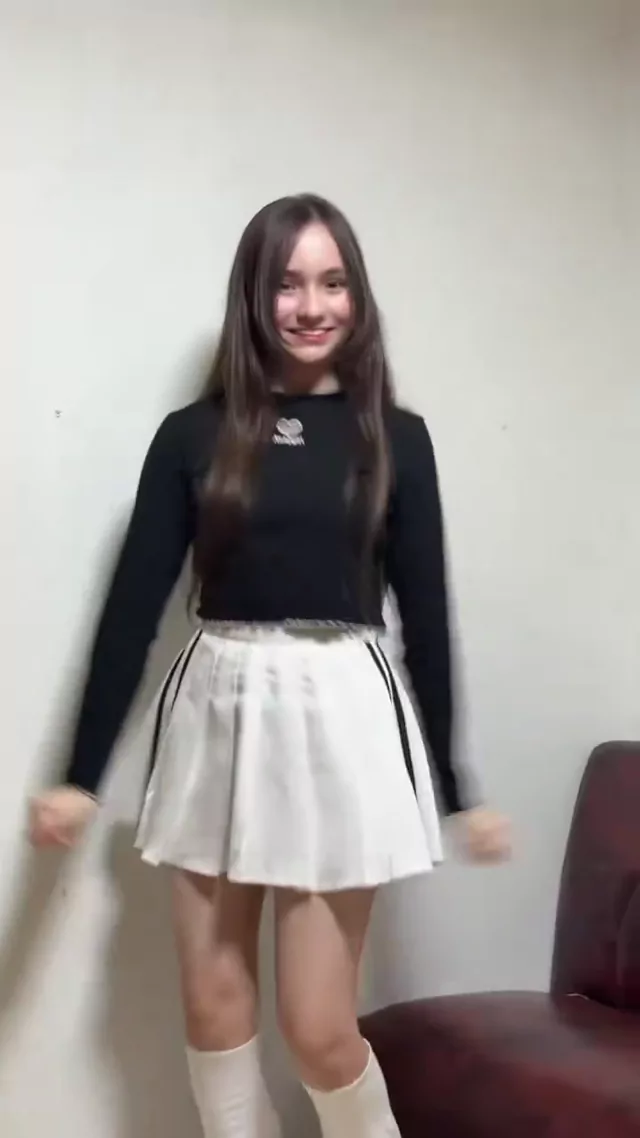 @Saara8888 女子大生 ハメ撮り 激シコ X動画 皆さんこんばんは また日付け変わってしまった(〃▽〃 シーン1