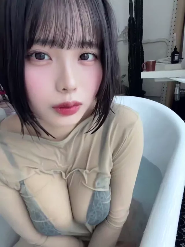 @poyodaifukuya パイパン 中出し 完全素人 SNS流出動画 @poyodaifukuya の投稿動画 シーン2