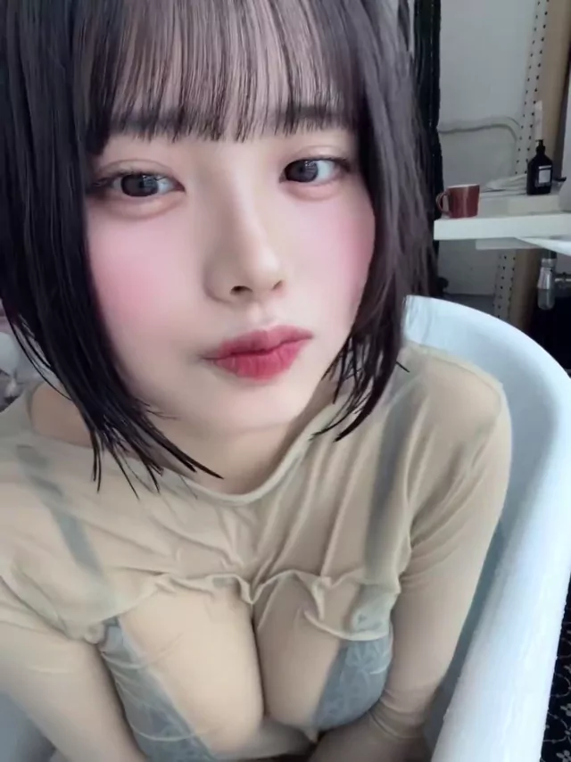 @poyodaifukuya パイパン 中出し 完全素人 SNS流出動画 @poyodaifukuya の投稿動画 シーン3