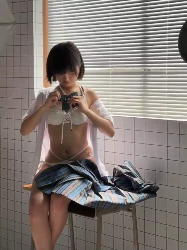 @ama6homa5kitten 美人OL 騎乗位 完全素人 裏アカ動画 @ama6homa5kitten の投稿動画 シーン6