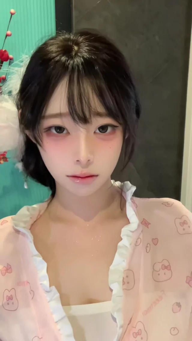 @yingyingcos 素人 フェラ 最新 投稿エロ動画 @yingyingcos の投稿動画 シーン3