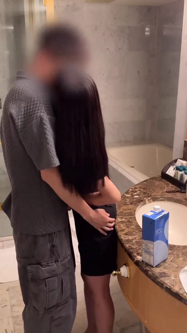 @takuya_kiseki0 人妻 潮吹き リアル X動画 @takuya_kiseki0 の投稿動画 シーン1