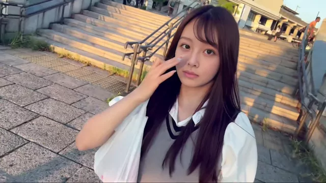 @OLrin_00 女子大生 ハメ撮り 必見 裏アカ動画 久々のノー◯ラ散歩更新しました 顔に虫きてびっく シーン6