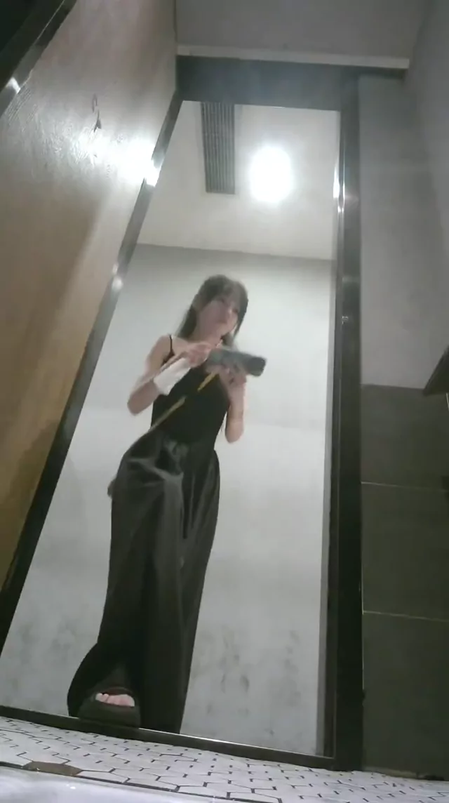 @kalid2000101 女子大生 露出 必見 裏アカ動画 @kalid2000101 の投稿動画 シーン1