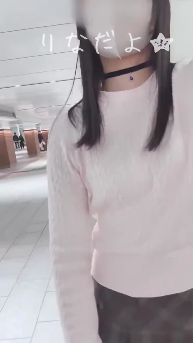 @rina_re2 清楚系 ハメ撮り 厳選 Twitterエロ動画 人が多すぎてなかなか露出できなかったけど頑 シーン3