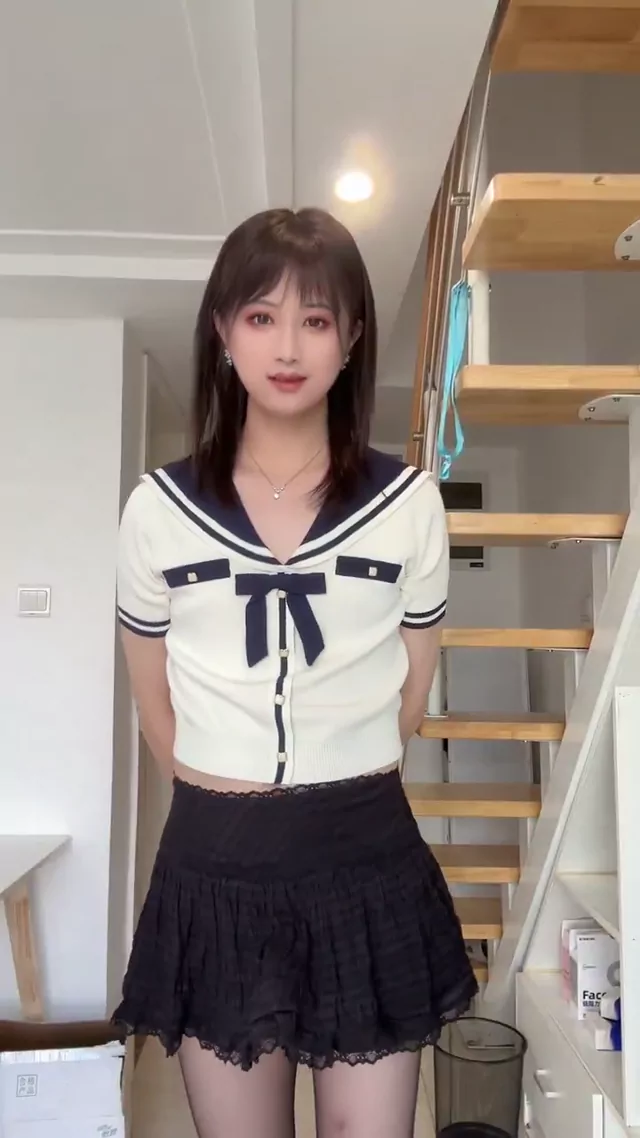 スレンダー コスプレ 必見 SNS流出動画 スレンダー コスプレ 必見 SNS流出動画 シーン2
