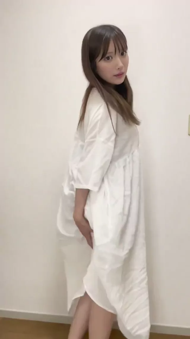 @amam_enaya 美人OL コスプレ 完全素人 投稿エロ動画 @amam_enaya の投稿動画 シーン2