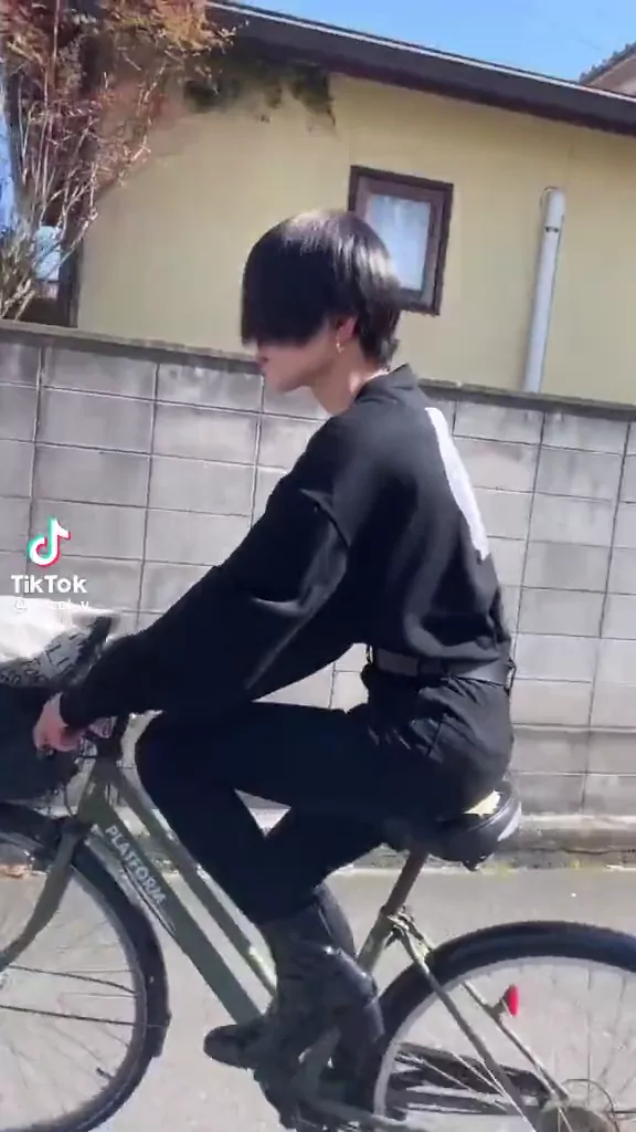 @irfmzb パイパン 潮吹き 必見 SNS流出動画 @irfmzb の投稿動画 シーン5